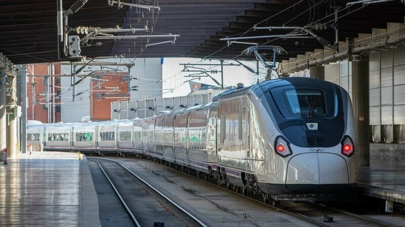 Renfe recibe sus primeros trenes Avril y Talgo culminará su entrega este año